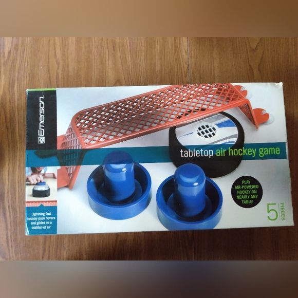 Tabletop air hockey game - Picture 2 of 6